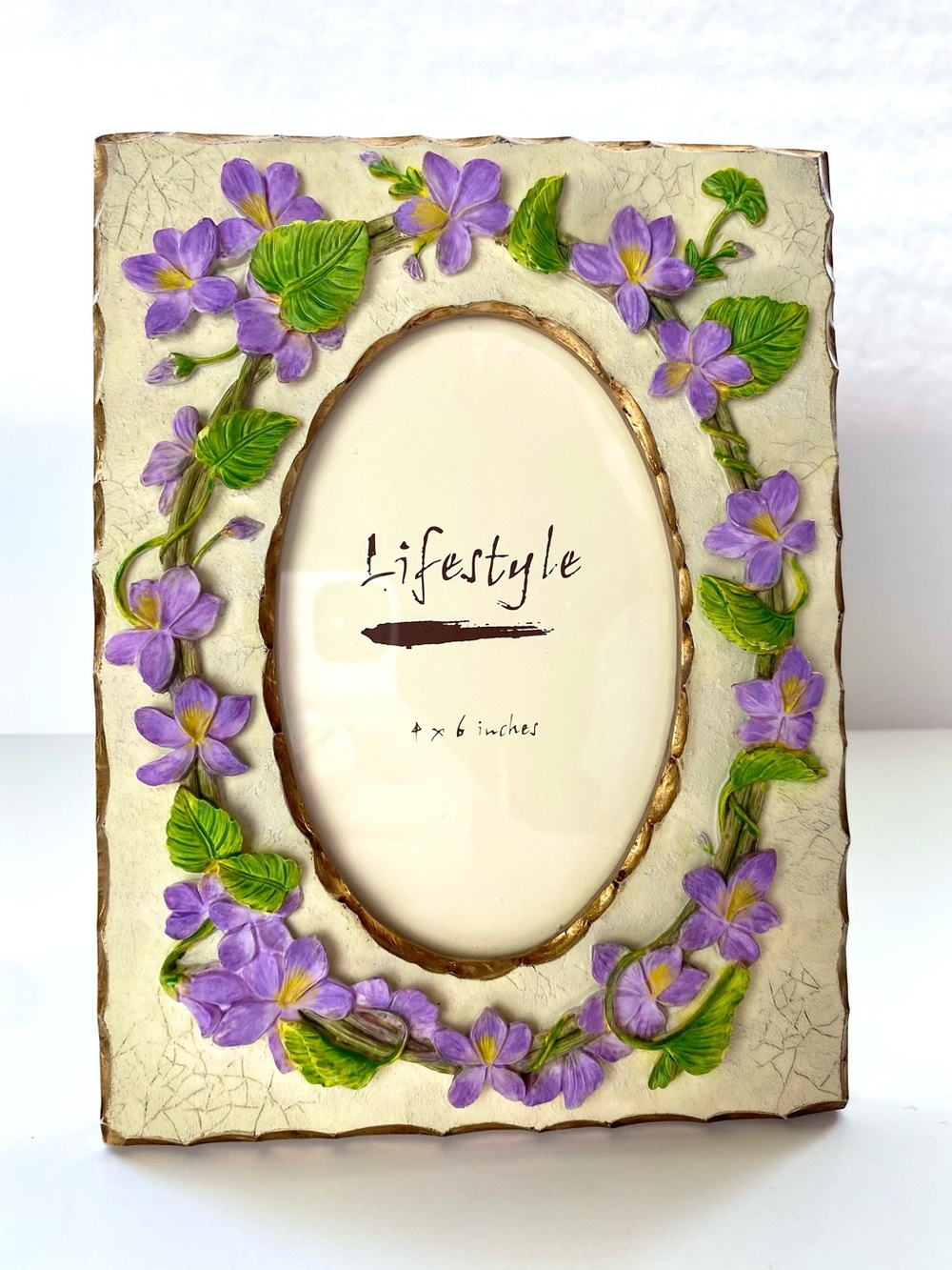 3D Floral Violet Cottagecore~4X6 Oval Picture Frame with Gold Trim~Easel Bcak